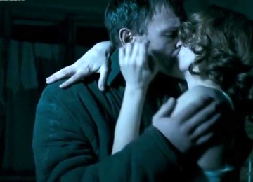 Vera Farmiga, Natali Press - In Tranzit (2006)