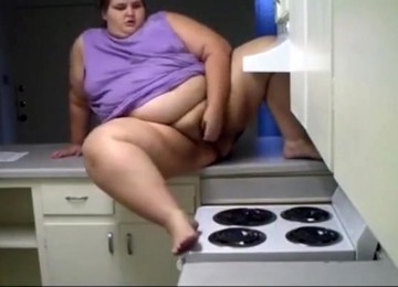 Junior Chubby Girl Farts And Peeing