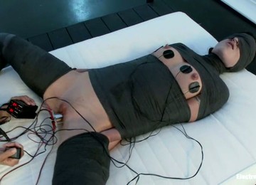 Isis Love Plays Dirty BDSM Games With Hot Brunette Wenona