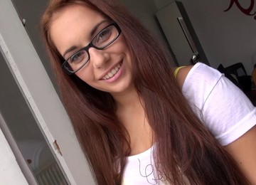 Nerdy Sex Goddess And The Plump Guy In The Cock Riding Session