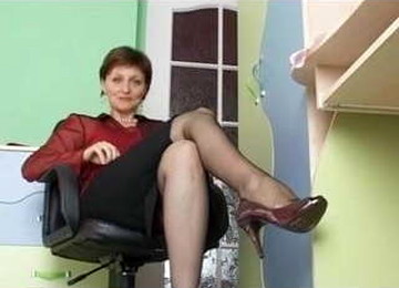 Sexy Lady With Amazing Legs Teases