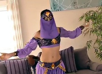 Audrey Royal Belly Dance