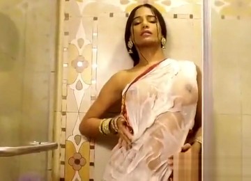 Poonam Pandey Opens