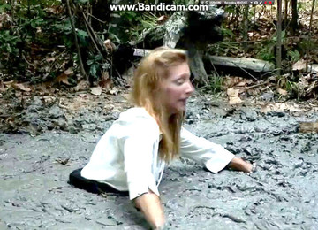 Drowning, Arenas Movedizas, Girl In Mud