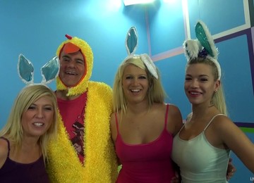 Blonde Porn Star With Big Gorgeous Tits Enjoying A Hardcore Gangbang