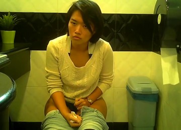 Singapore Toilet Spy