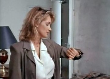 Striking Nicole Gian