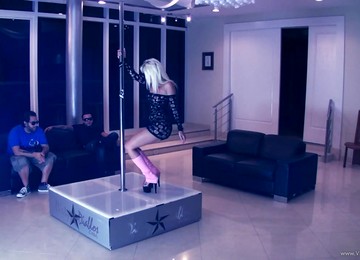 Hot Blonde Stevie Shae Enjoys Hardcore Cock Riding