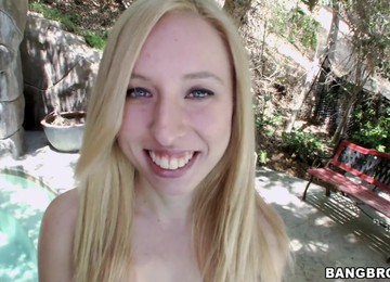 Outdoors Video Of Sexy Sofie Carter Milking A Dick + Cum In Mouth