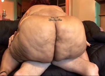 Ebony Squab Farrah Foxx Buries A Cock In Her Huge Caboose