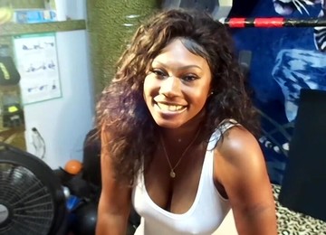 Ebony Chick Gets Fucked By Her White Lover And Earns A Cumshot