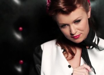 Playful Leanna Decker Shows Her Great Tits During The Photo Shoot