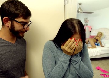 Blond Step Daughter Carmen Caliente Can't Stop Twerking Her Juicy Ass