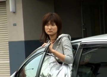 Small Tits Stranger Gets Seduced And Fucked In The Bedroom