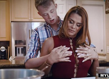 After Topping Cock And Being Poked Missionary Juliett Russo Wins Cum