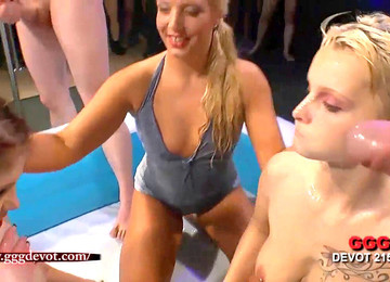 Mia Bitch, Piss Bukkake