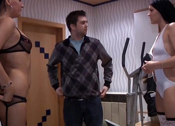 User Meet 2 German Amateur Teens For First Time