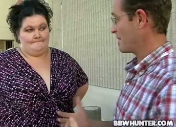 Extremely Fat Chick Get Fucked Hard From Behind