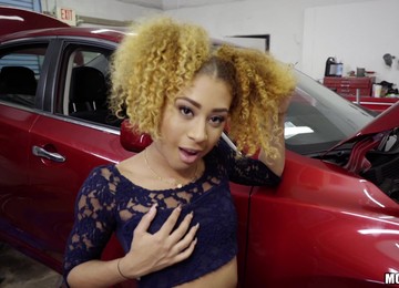 Ebony Babe Kendall Lifts Up Her Skirt For A Cock Bouncing Session