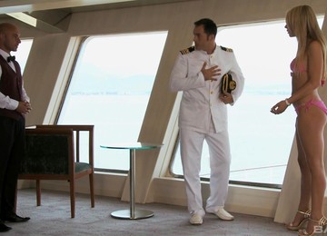 Sensual Blonde Goes Full Mode On A Cruise Ship