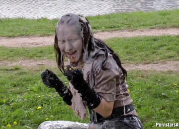 Perverted Girls Hot Bizzare Fetish Scene