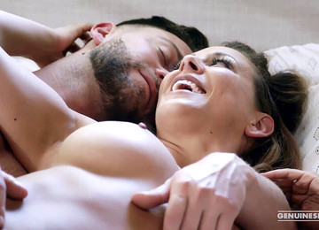 Bitch, Kissing, Light-haired