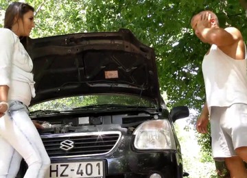 Lucky Guy Finally Talked Cundy Loarn Into Fucking With Him Outdoors