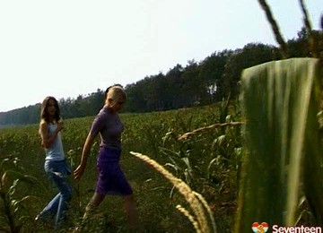 Muff Diving Teen Lovers Find Privacy To Have Sex Outdoors