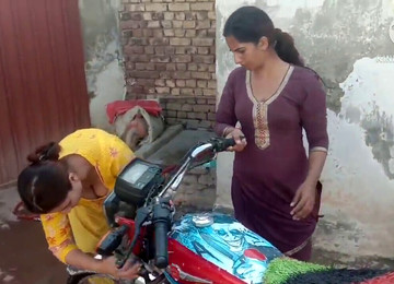 Pakistani Urdu Speaking Girl, Desi