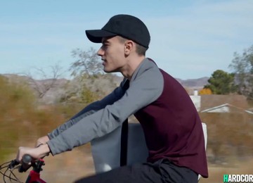 Paperboy Fucks Huge Jugs Married Mature