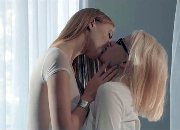 Latex Fuck, Solo Public