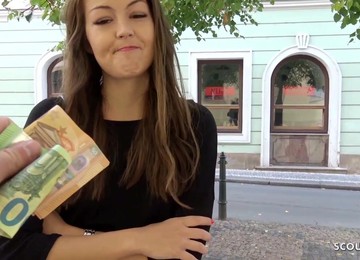 Cute Cindy Didn't Mind About Pay Sex With Stranger