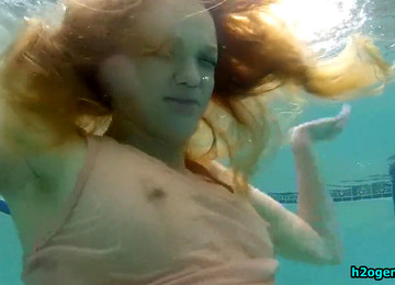 Woman Drowning Underwater Peril, Underwater Drowning, Recent
