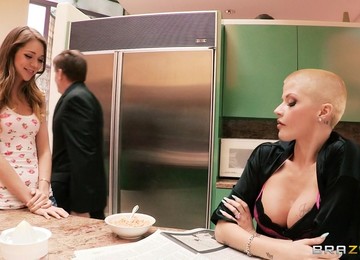 Jessie Andrews And Joslyn James Have Passionate Lesbian Sex