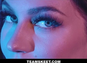 Chubby Babe Vivian Taylor Bouncing Her Round Ass On Black Dick - Vivian Taylor