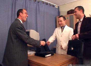 Double Oral Penetration For A Nasty Office Slut In A Gangbang