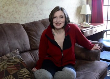 Bettie Bondage - Sweater Bitch