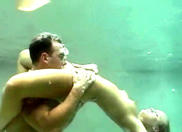 Japanese Swimming, Japanese Underwater