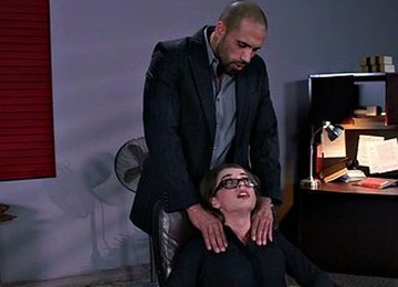 Bunny Freedom Letting Him Massage Her Pretty Little Feet