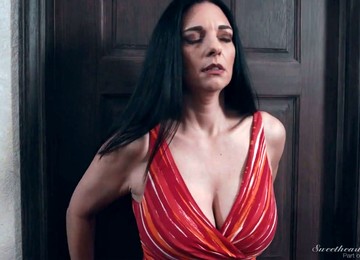 Mouth Watering Hottie Abella Danger Puts On Strapon And Fucks Sensual GF