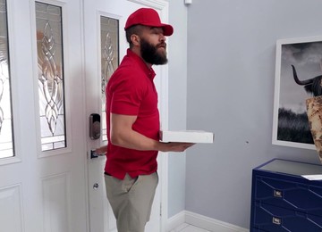 Passionate Fucking On The Bed With Tattooed Sweetie Honey Gold