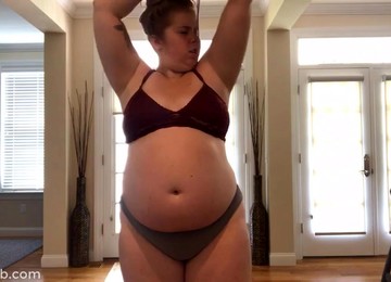 Bbw Tries On Old Clothes - Fetish Video