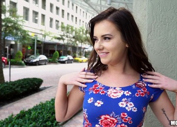 Shy Darkhaired Flashes Vagina 1 - Public Pickups