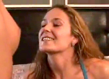 Wrestling Facesitting, Wrestling And Kissing