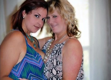 Sex Friends Show Sex Games They Play Together