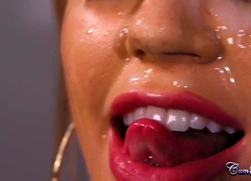 Honey Hera - Spying Cheerleader - Blowjob