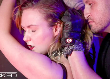 Tattooed Vagina, Zerżnięta Na Przyjęciu, Watching Party