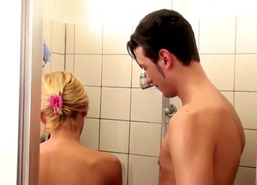 Kada Love, Erwischt Deutsch