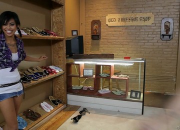 Petite Girl At The Shoe Shop Fucked Deep By A Big Cock