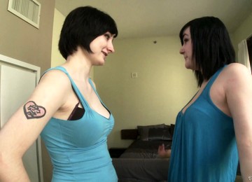 Pale, Goth Lesbians Having Their First Ever Lesbian Experiences